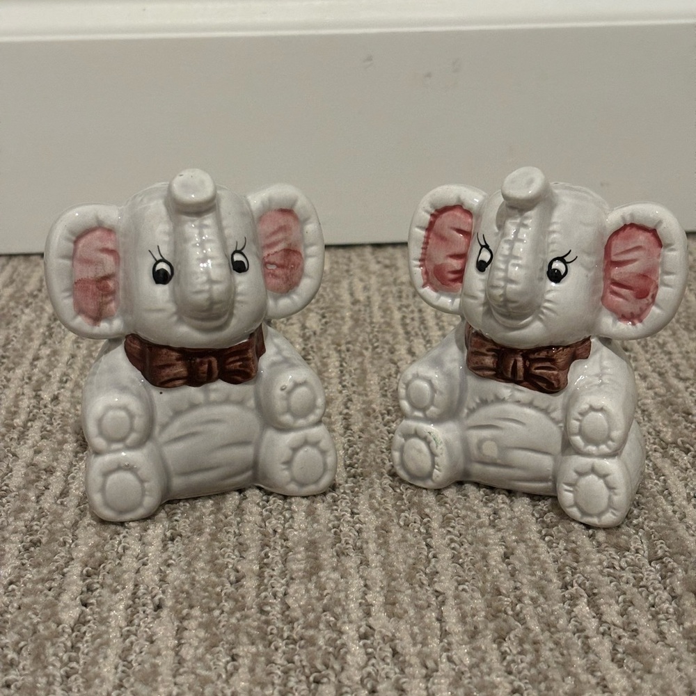 Vintage light grey/pink trunk-up bowtie elephant ceramic salt & pepper shakers